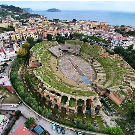 Dimora Flegrea Room & Breakfast Pozzuoli Bagian luar foto