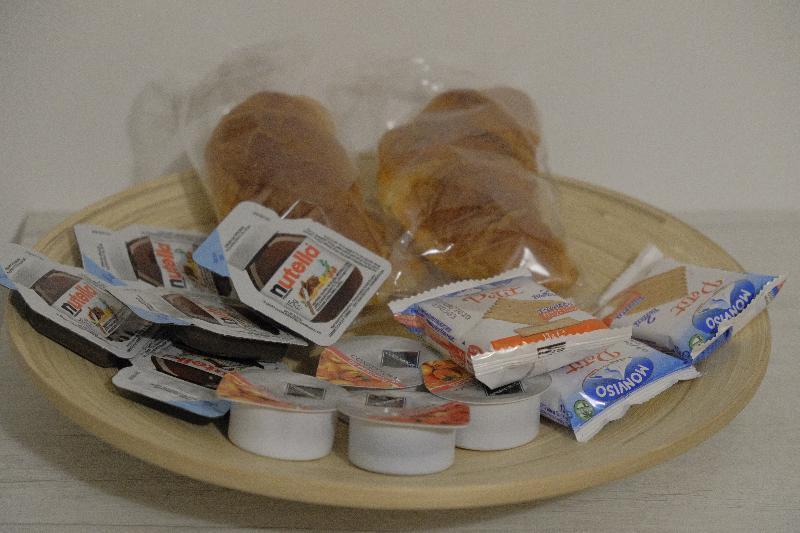 Dimora Flegrea Room & Breakfast Pozzuoli Bagian luar foto