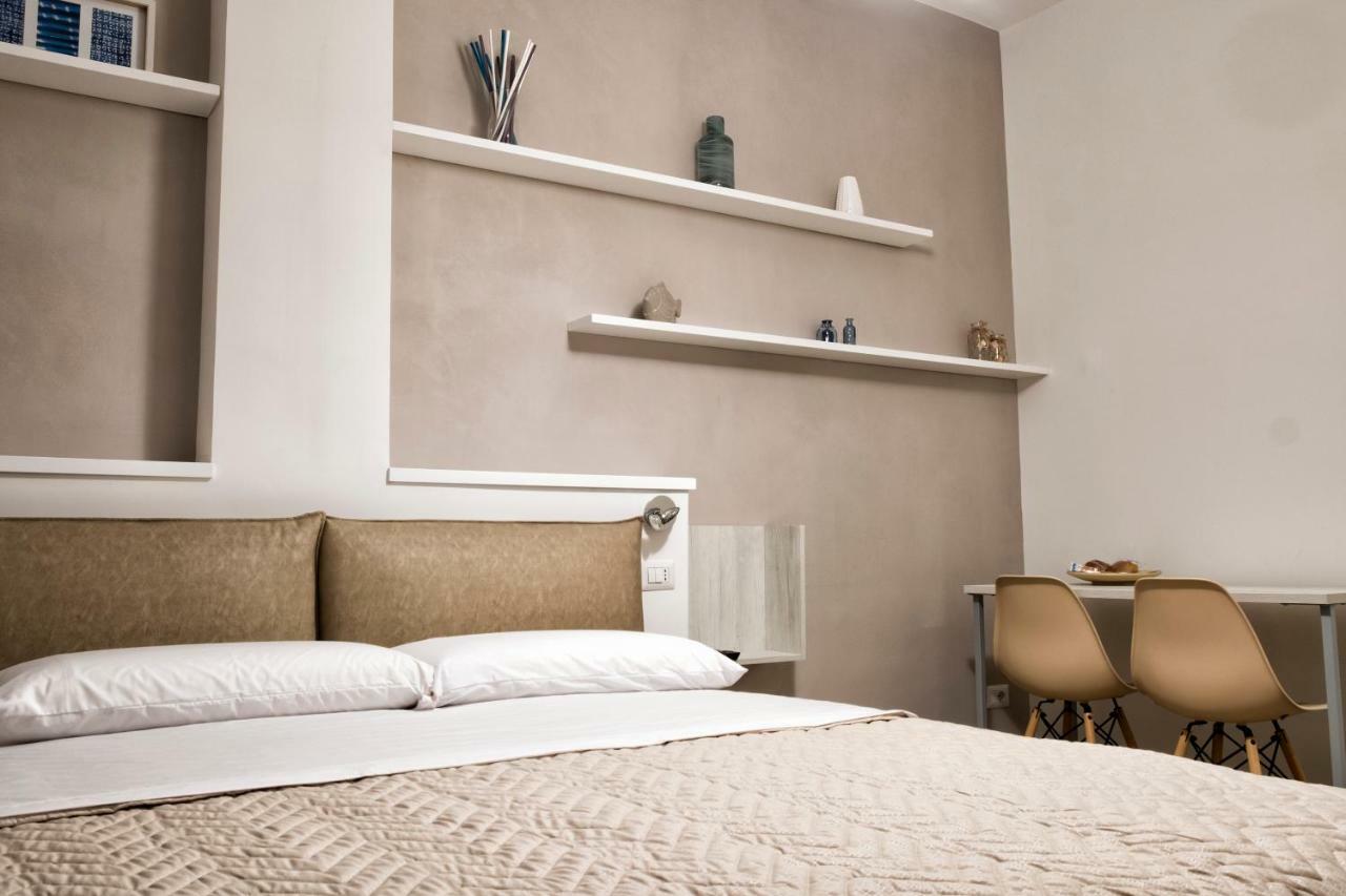 Dimora Flegrea Room & Breakfast Pozzuoli Bagian luar foto