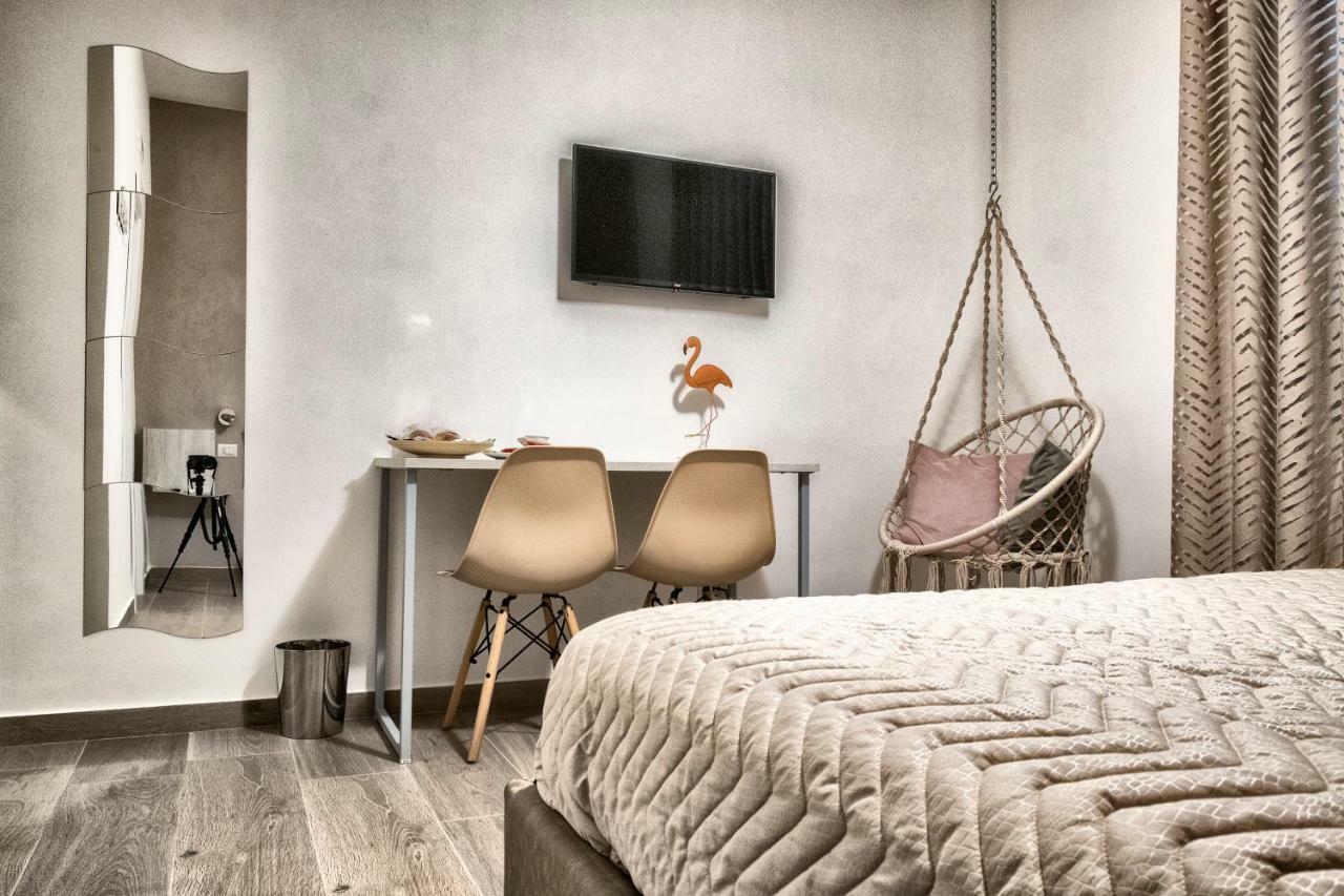 Dimora Flegrea Room & Breakfast Pozzuoli Bagian luar foto